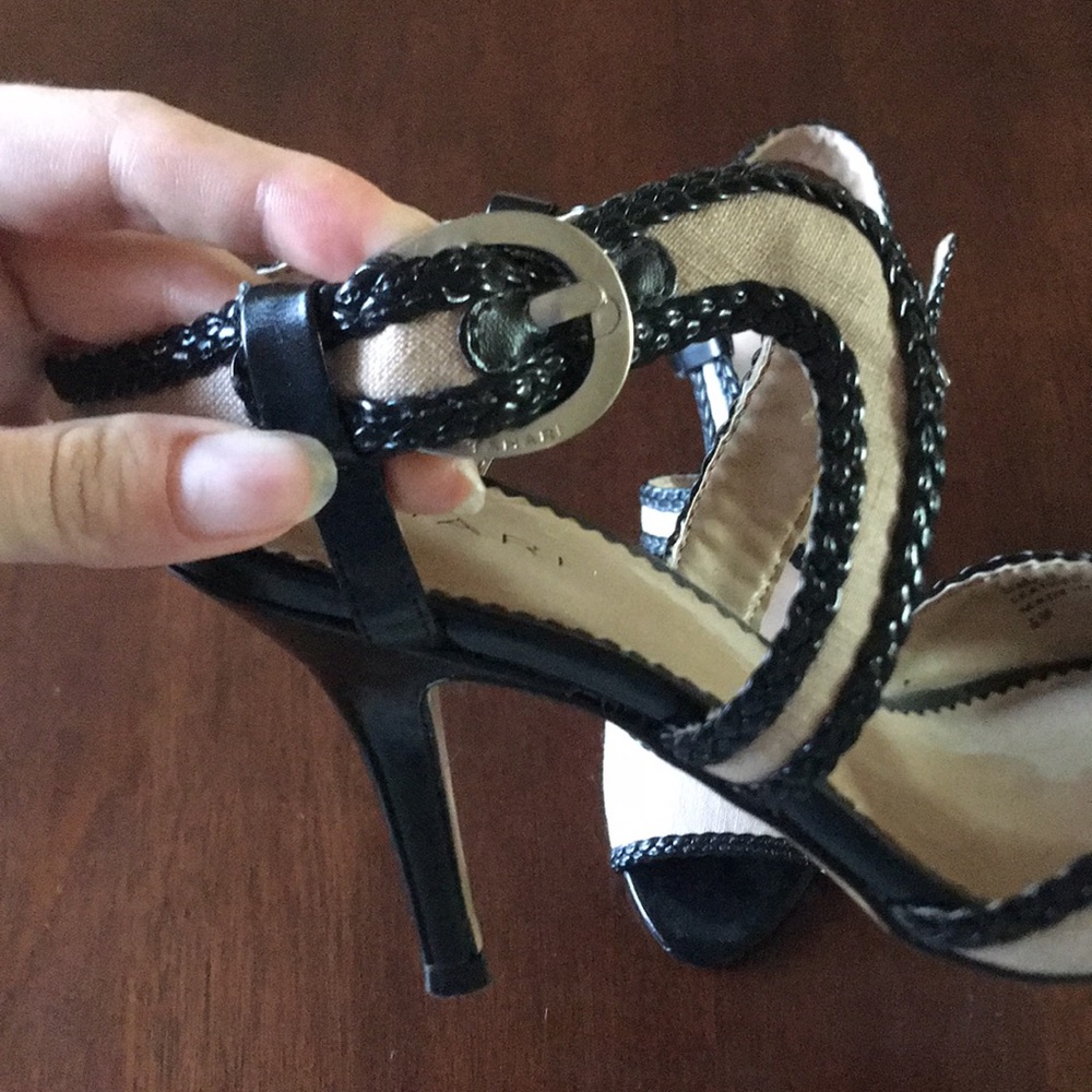 heels - Picture 4 of 6